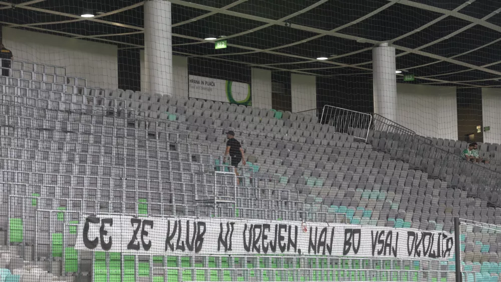 Green Dragons prazna tribuna 5.9.2026 - Nogomet stadion Stožice tekma Olimpija - Brinje Grosuplje Foto: Luka Cjuha