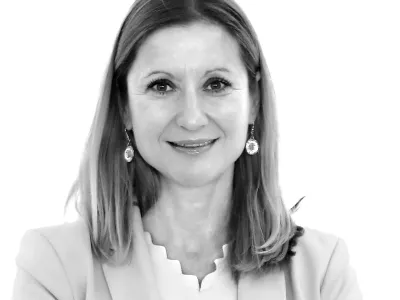Tina Jereb- Redakcija Dnevnik 2024 - portreti za komentarje in kolumne - kolumnisti - komentatorji &ndash; novinarji - //FOTO: Tomaž Skale