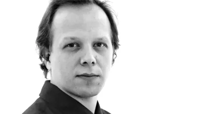 Miha Turk- Redakcija Dnevnik 2024 - portreti za komentarje in kolumne - kolumnisti - komentatorji &ndash; novinarji - portret //FOTO: Luka Cjuha