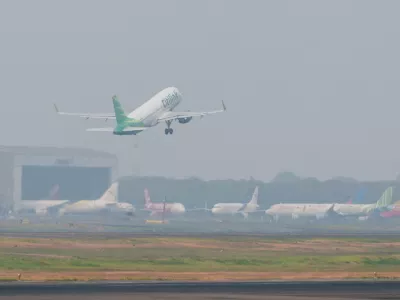 A Citilink Airbus takes off from Soekarno-Hatta International Airport, as the airport reopened following the eruption of Mount Anak Krakatau, in Tangerang, near Jakarta, Indonesia, September 8, 2026. REUTERS/Yuddy Cahya Budiman   TPX IMAGES OF THE DAY