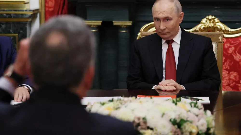 Russian President Vladimir Putin attends a meeting with U.S. Special Envoy Steve Witkoff and Jared Kushner, U.S. President Donald Trump's son-in-law, at the Kremlin in Moscow, Russia, September 5, 2026. Sputnik/Mikhail Metzel/Pool via REUTERS ATTENTION EDITORS - THIS IMAGE WAS PROVIDED BY A THIRD PARTY.