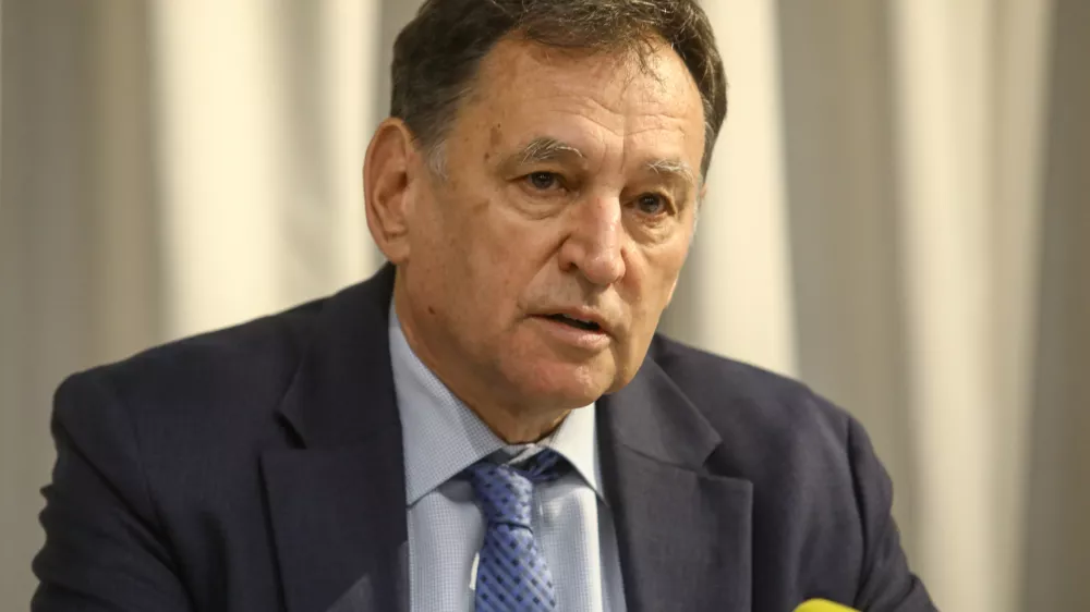 predsednik uprave Darsa Andrej Ribič 15.5.2026 - novinarska konferenca, na kateri bodo ministrica za infrastrukturo, ki opravlja tekoče posle, Alenka Bratu&scaron;ek, minister za notranje zadeve, ki opravlja tekoče posle, Branko Zlobko, namestnik generalnega direktorja Policije Beno Meglič in predsednik uprave Darsa Andrej Ribič predstavili ugotovitve poročila o stanju na delovi&scaron;čih na slovenskih avtocestah in hitrih cestah, s katerimi se je vlada seznanila na četrtkovi redni seji; DarsFoto: Luka Cjuha