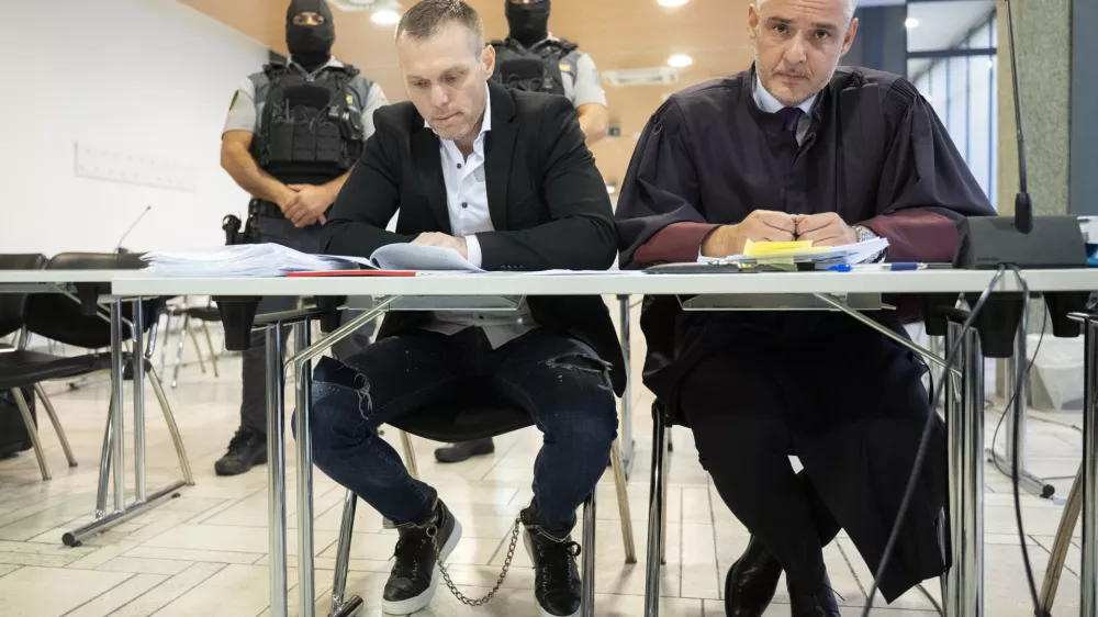 Satko ZovkoKava&scaron;ki klanmafijski umorDino Muzaferović - Cezar21.08.2025 - Predobravnavni narok za domnevne morilce Satka Zovka, gospodarsko razstavi&scaron;če. Sojenje Dinu Muzaferoviću. Foto: Nik Erik Neubauer 