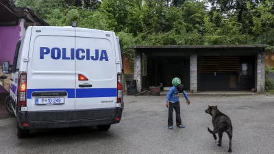 ?- 12.05.2016 - Žabjak pri Novem Mestu - največje romsko naselje v Sloveniji v katerem živi okoli 650 Romov - romi    //FOTO: Jaka Gasar