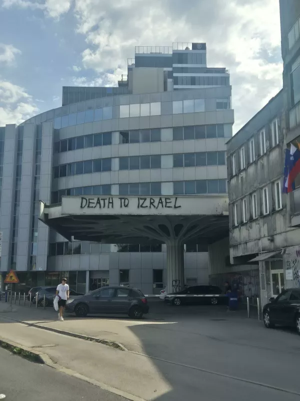 Napis na Tivolski cesti