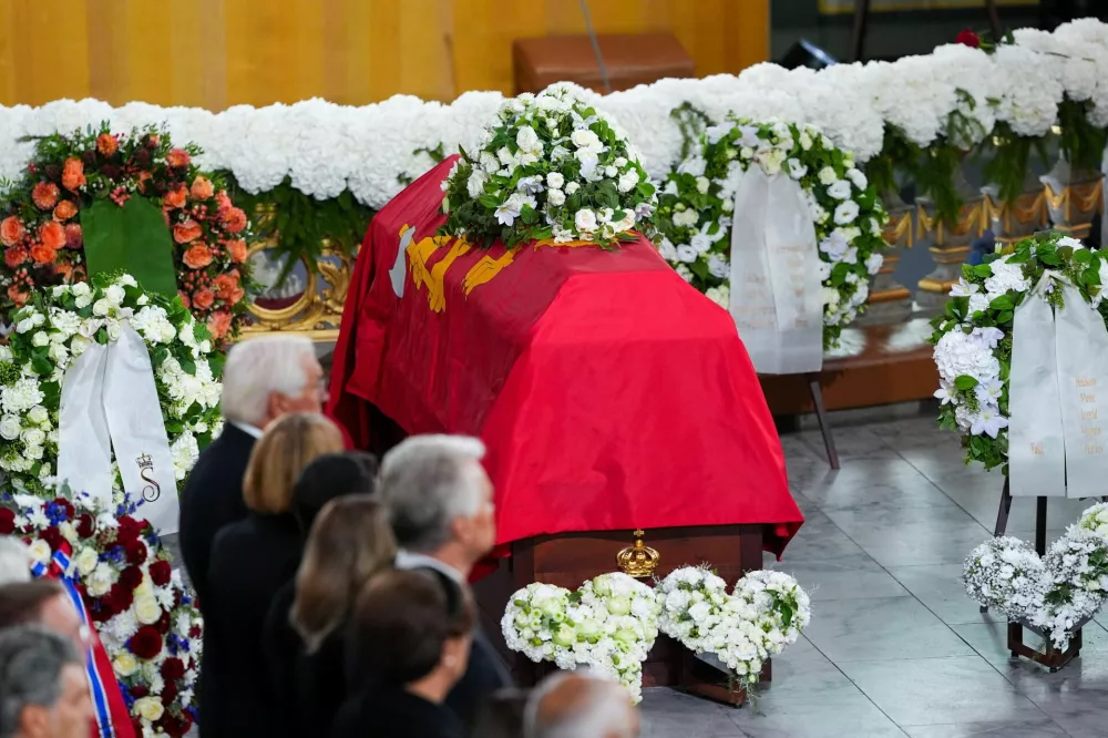 The coffin during the funeral ceremony of Norway's King Harald at Oslo Cathedral, in Oslo, Norway, September 9, 2026. NTB/Lise Aaserud via REUTERS  ATTENTION EDITORS - THIS IMAGE WAS PROVIDED BY A THIRD PARTY. NORWAY OUT. NO COMMERCIAL OR EDITORIAL SALES IN NORWAY.