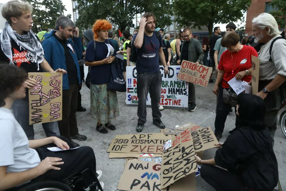 9.9.2026 - Protest - NE GENOCIDNEMU VELEPOSLANI&Scaron;TVU&laquo; proti odprtju izraelskega veleposlani&scaron;tva v Ljubljani.Foto: Luka Cjuha