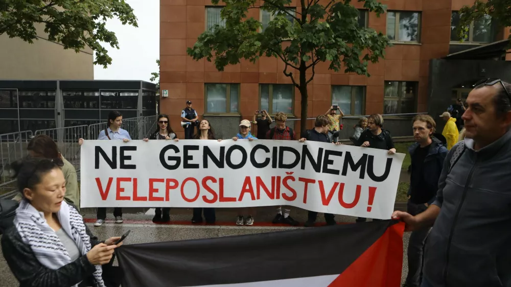 9.9.2026 - Protest - NE GENOCIDNEMU VELEPOSLANI&Scaron;TVU&laquo; proti odprtju izraelskega veleposlani&scaron;tva v Ljubljani.Foto: Luka Cjuha