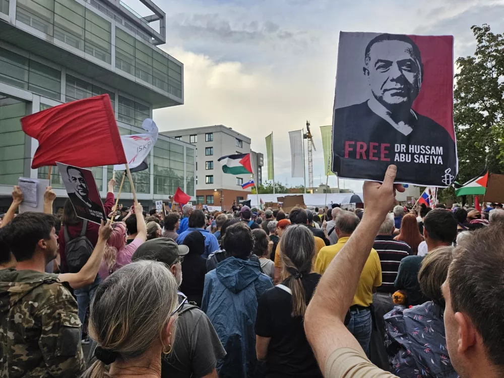 Protest proti izraelskemu veleposlani&scaron;tvu.