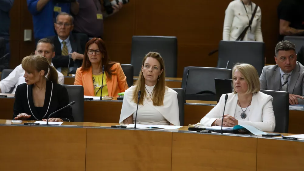 Poslanska skupina Demokrati22.5.2026 - državni zbor - izredna seja DZ, na kateri bodo obravnavali predlog za izvolitev prvaka SDS Janeza Jan&scaron;e za predsednika vlade;Foto: Luka Cjuha