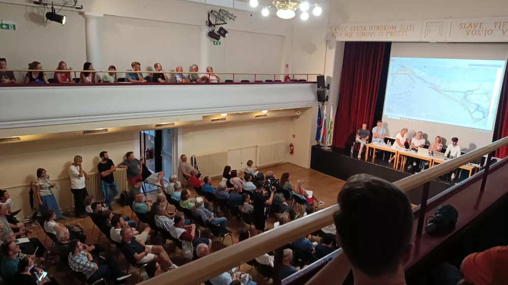 &Scaron;entvid, javna obravnava OPN Ljubljana - Kranj / NakloF Miha K. Turk 