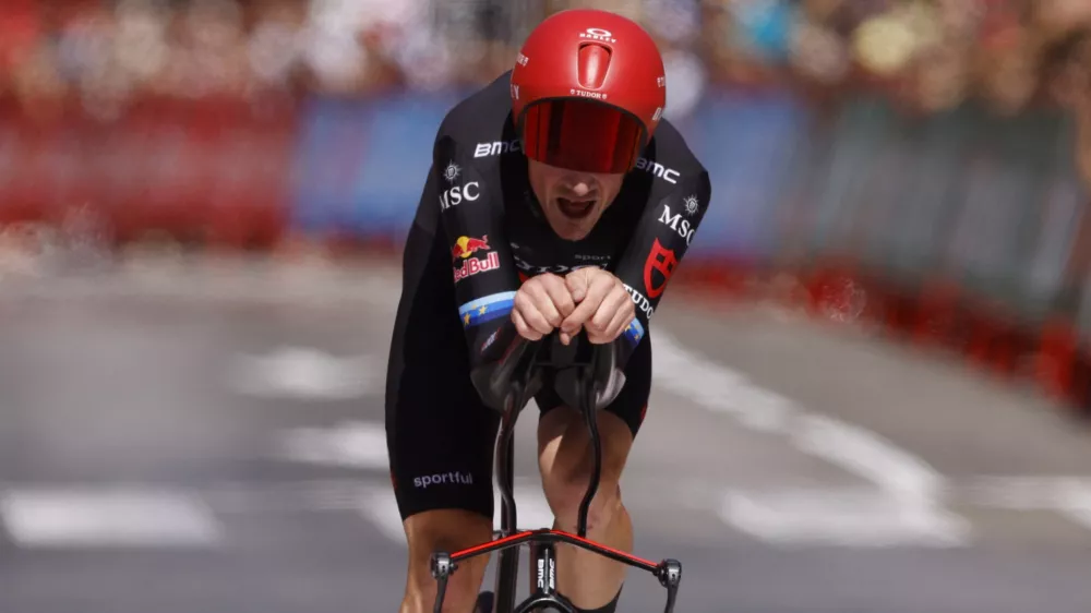 Cycling - Vuelta a Espana - Stage 18 - El Puerto de Santa Maria to Jerez - Jerez, Spain - September 10, 2026 Tudor Pro Cycling Team's Stefan Kung in action during stage 18 REUTERS/Marcelo Del Pozo