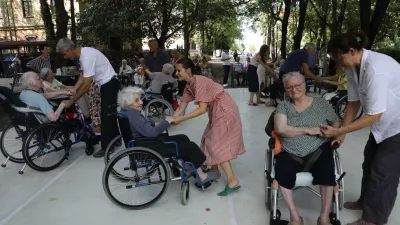 27.8.2026 - DSO Tabor - dom upokojencev - starost - dolgotrajna oskrba - sosedsko druženje in ples pod krošnjami v parku Tabor Foto: Luka Cjuha
