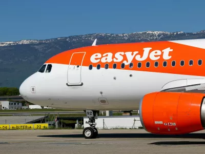 FILE PHOTO: An Airbus A320 aircraft operated by EasyJet prepares for takeoff at Cointrin Airport in Geneva, Switzerland, April 24, 2026. REUTERS/Denis Balibouse/File Photo