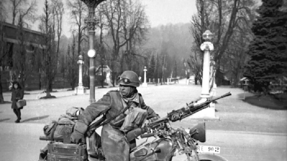 Ljubljana 2.svetovna vojna, motorist / Foto: 
