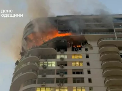 Flames and smoke rise from a residential building in the aftermath of a strike, in Odesa, Ukraine, September 12, 2026. State Emergency Service of Ukraine in Odesa Region/Handout via REUTERS  THIS IMAGE HAS BEEN SUPPLIED BY A THIRD PARTY. MANDATORY CREDIT. VERIFICATION: Building facade and layout matched archive and satellite images. Date confirmed by official and media reports of the attack on Odesa. Odesa Region Governor Oleh Kiper confirmed that 23 people were injured in the strike on a residential building on September 12.