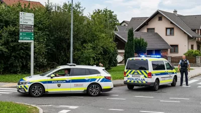Streljanje pri Vodicah, policija, policijski avto, policist, intervencija