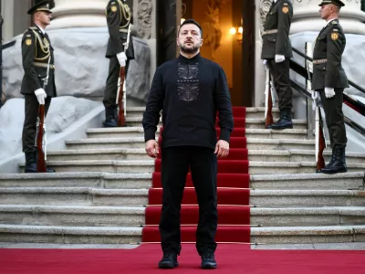 Ukraine's President Volodymyr Zelenskiy waits for the arrival of British Prime Minister Andy Burnham ahead of their bilateral meeting at Horodetskyi House in Kyiv, Ukraine, August 24, 2026. HENRY NICHOLLS/Pool via REUTERS