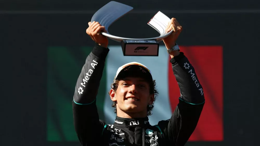 Formula One F1 - Spanish Grand Prix - Madring, Madrid, Spain - September 13, 2026 Mercedes' Andrea Kimi Antonelli celebrates on the podium after winning the Spanish Grand Prix REUTERS/Albert Gea