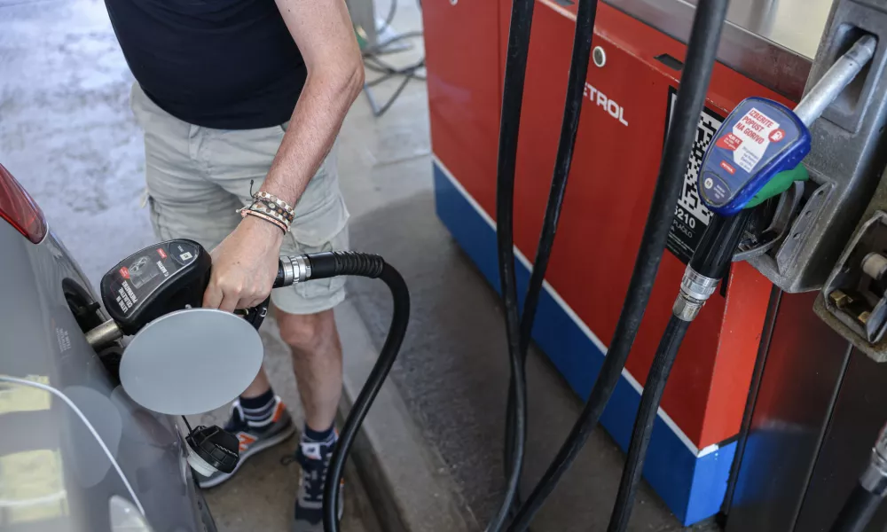 - 08.09.2026 - točenje goriva, gorivo, nafta, bencin, Petrol, podražitev naftnih derivatov//FOTO: Jaka Gasar