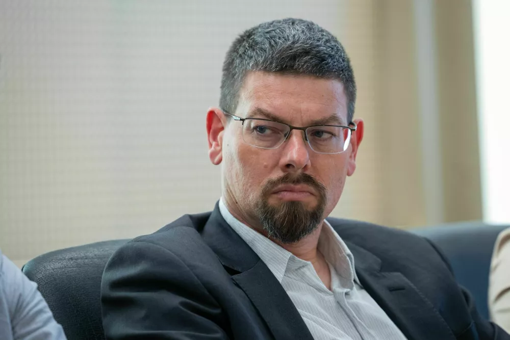 Ljubljana, vlada.Novinarska konferenca po seji Ekonomsko-socialnega sveta (ESS).Predsednik Konfederacije sindikatov Slovenije Pergam Jakob Počivav&scaron;ek.