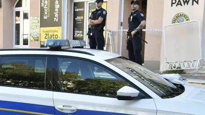 Mo&scaron;ki je v &Scaron;ibeniku z nožem ubil 28-letnika in hudo po&scaron;kodoval 22-letnico. 