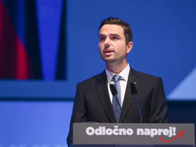 Rogatec, sportna dvorana.Kongres NSi, na katerem bodo clanice in clani volili predsednika NSi in nove clane organov - izvrsilnega odbora, razsodisca in nadzornega.Predsednik NSi Matej Tonin.