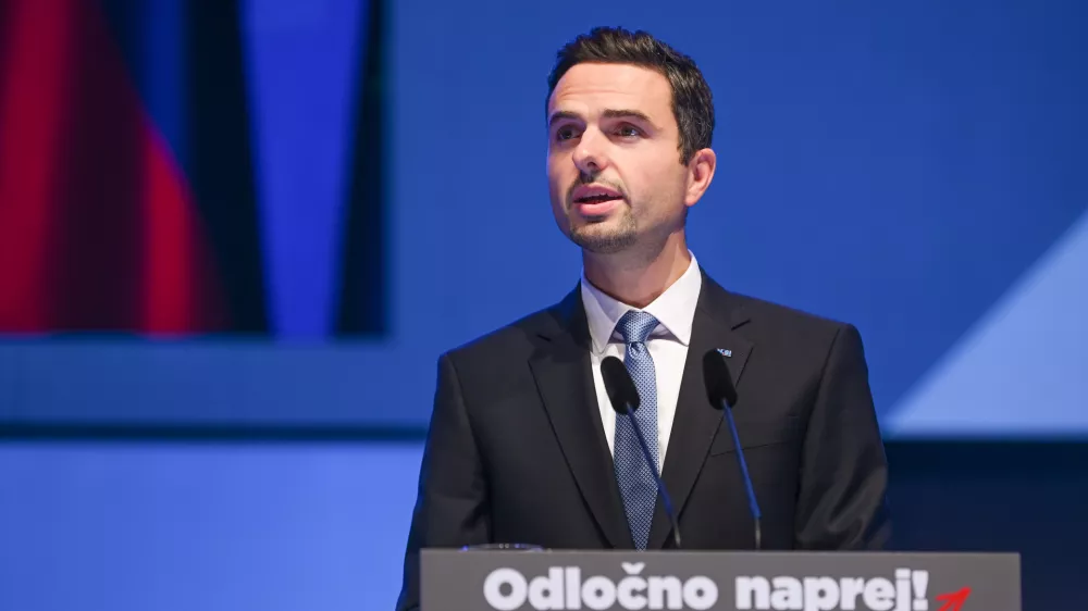 Rogatec, sportna dvorana.Kongres NSi, na katerem bodo clanice in clani volili predsednika NSi in nove clane organov - izvrsilnega odbora, razsodisca in nadzornega.Predsednik NSi Matej Tonin.