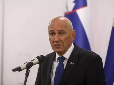 Janez Jan&scaron;aStrate&scaron;ki svet za gospodarstvo23.7.2026 - konstitutivna seja strate&scaron;kega sveta za gospodarstvo, ki se je bo udeležil tudi predsednik vlade Janez Jan&scaron;a (pred začetkom izjava za medije Jan&scaron;e ter predsednika strate&scaron;kega sveta Marko LotričFoto: Luka Cjuha