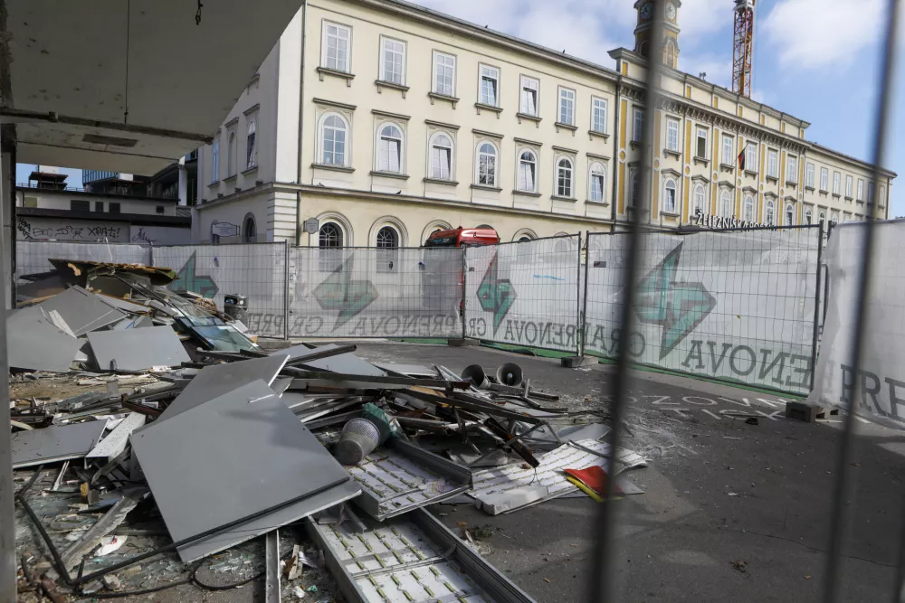 15.9.2026 - Avtobusna postaja ljubljana - AP - ru&scaron;enje stara stavba - gradbi&scaron;čeFoto: Luka Cjuha