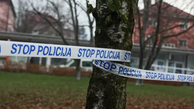 policija - policijski trak- 20.12.2013 - oborožen rop banke Nove Ljubljanske banke - Poslovalnica Savsko naselje, Luize Pesjakove 9 v Ljubljani//FOTO: Luka Cjuha