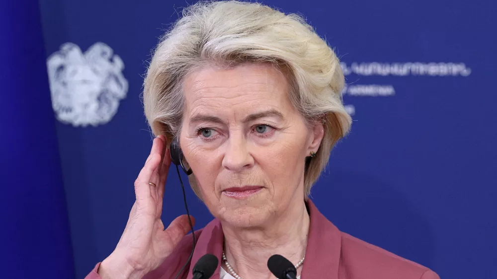 European Commission President Ursula von der Leyen listens to Armenian Prime Minister Nikol Pashinyan as they make statements during a meeting in Yerevan, Armenia, July 2, 2026. Hayk Baghdasaryan/Photolure via REUTERS ATTENTION EDITORS - THIS IMAGE HAS BEEN SUPPLIED BY A THIRD PARTY.