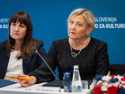 Ljubljana, ministrstvo za kulturo.Seja nacionalnega sveta za kulturo, na kateri so med drugim obravnavali predloga novel zakona o RTV Slovenija in o medijih.Ministrica za kulturo Ignacija Fridl Jarc.