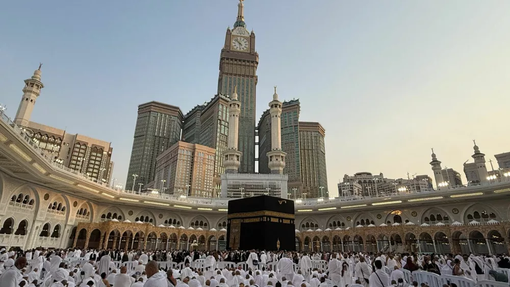 Muslims perform Umrah at the Grand Mosque in the holy city of Mecca, Saudi Arabia, September 14, 2026. Picture taken with a mobile phone. REUTERS/Ibraheem Abu Mustafa