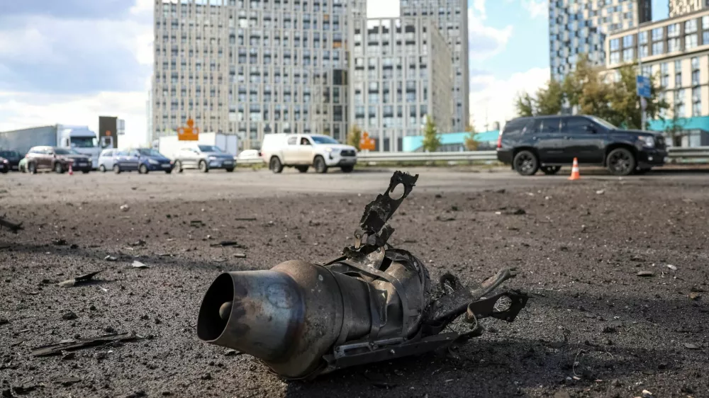 FILE PHOTO: A part of a jet drone lies on the road at the site of a Russian drone strike, amid Russia's attack on Ukraine, in Kyiv, Ukraine September 3, 2026. REUTERS/Anatolii Stepanov/File Photo