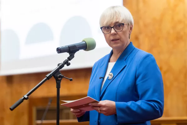 Ljubljana, Univerza v Ljubljani.Mednarodna znanstvena konferenca z naslovom Vkljucujoca dolgoziva druzba: dostojanstvo v staranju.Predsednica republike Natasa Pirc Musar.