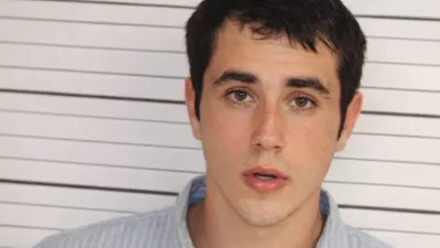 Seth Walls, državljan ZDA, aretiran v Sloveniji na podlagi mednarodnega naloga. V domovini je osumljen umora 15-letnega dekleta. Pred policijo je bežal kar tri leta, pri nas naj bi uporabljal lažno ime. Identificirali so ga s pomočjo prstnih odtisov.