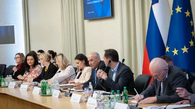 Ljubljana, vlada.Srecanje sveta vlade za Slovence po svetu pod vodstvom predsednika vlade Janeza Janse.