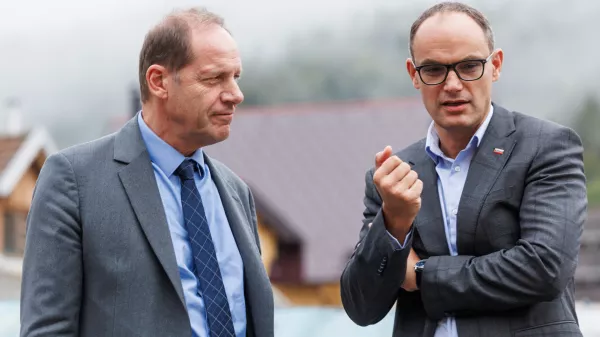 Kranjska Gora.Izjava za javnost ministra za gospodarstvo, delo in sport Anzeta Logarja ob obisku generalnega direktorja Tour de France Christiana Prudhomma in ogledu tras ter infrastrukture za morebitni Veliki start Tour de France v Sloveniji po letu 2029.