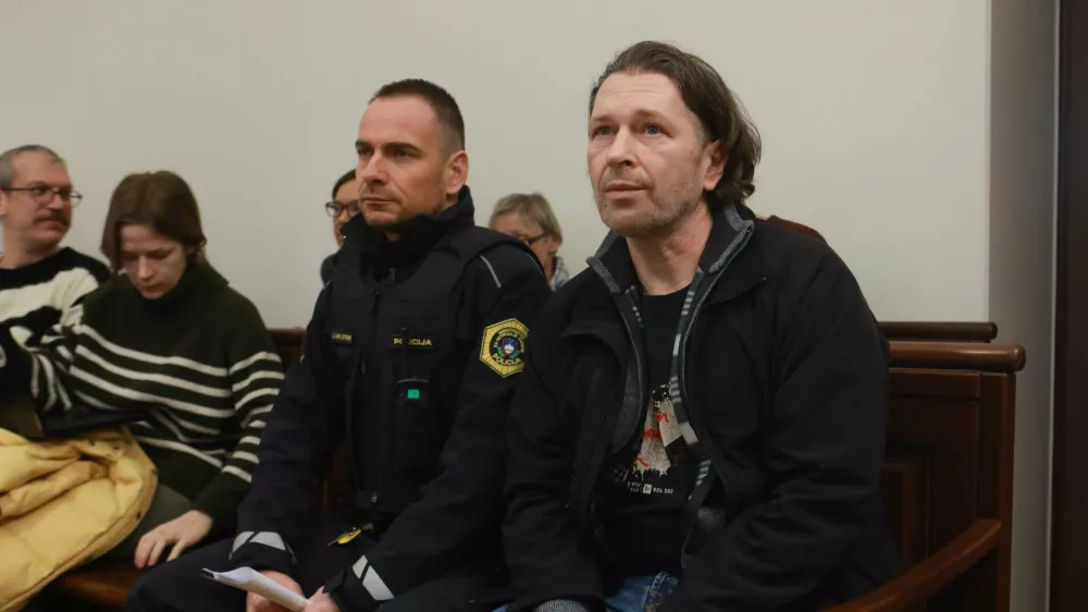 Preobrat na sojenju: Krvnik po 15 pivih bistveno zmanj&scaron;ano pri&scaron;teven