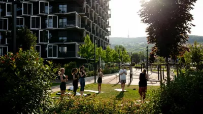 Joga naj bi potekala tudi na strehi Vilharie (Foto: Corwin SI)
