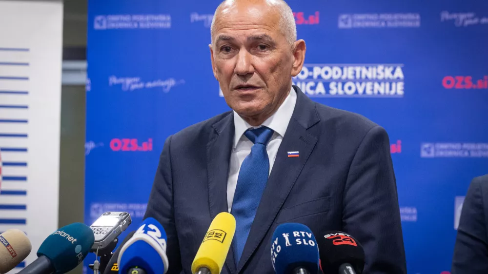Ljubljana, Hotel Mons.Forum obrti in podjetnistva v organizaciji Obrtno-podjetniske zbornice Slovenije, na katerem so vladi predstavili kljucne zahteve, povezane v strategijo razvoja malega gospodarstva 2026-2030.Predsednik vlade Janez Jansa.