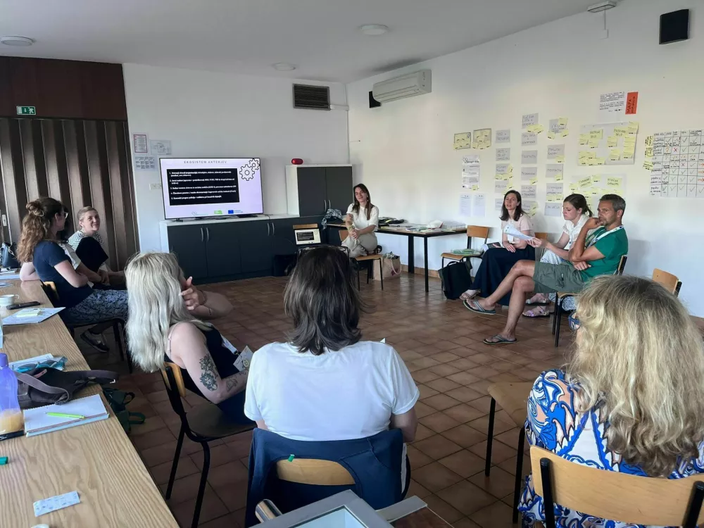 Foto: sodelavci projekta Dostojno Delo