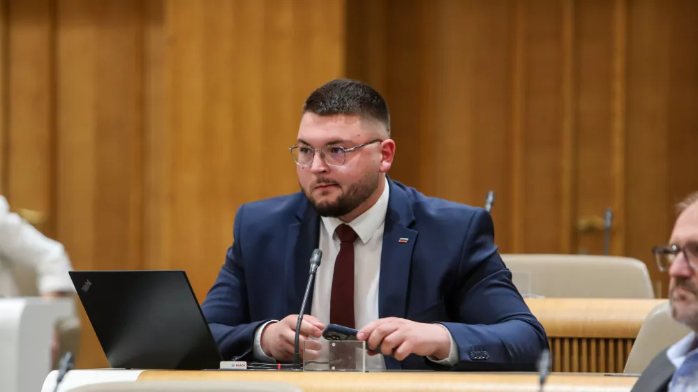 - Andrej Poglajen, poslanec SDS,- 02.06.2026. - Zasli&scaron;anja kandidatov za ministre 4. vleda Janeza Jan&scaron;e pred parlamentarnimi odbori v DZ RS.//FOTO: Bojan Velikonja