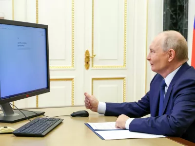 Russian President Vladimir Putin votes online in the parliamentary election in Moscow, Russia, September 18, 2026. Sputnik/Vyacheslav Prokofiev/Pool via REUTERS ATTENTION EDITORS - THIS IMAGE WAS PROVIDED BY A THIRD PARTY. / Foto: Vyacheslav Prokofiev