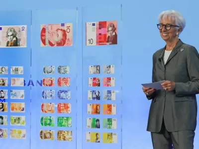 23.07.2026, Frankfurt, DEU Christine Lagarde, Praesidentin der Europaeischen Zentralbank. Christine Lagarde stellt die Entwuerfe fuer die neuen Euroscheine vor. In den naechsten Wochen koennen die Buerger abstimmen, ob sie sich fuer die Voegel auf den Scheinen entscheiden oder lieber beruehmte Europaer. *** July 23, 2026, Frankfurt, Germany Christine Lagarde, President of the European Central Bank Christine Lagarde presents the designs for the new euro banknotes In the coming weeks, citizens will be able to vote on whether they prefer the birds on the banknotes or famous Europeans,Image: 1118070090, License: Rights-managed, Restrictions: imago is entitled to issue a simple usage license at the time of provision. Personality and trademark rights as well as copyright laws regarding art-works shown must be observed. Commercial use at your own risk., Model Release: no / Foto: Profimedia
