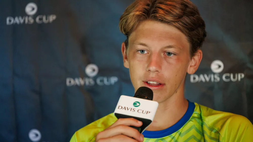 Ljubljana, Teniska akademija Breskvar.Novinarska konferenca Tenis Slovenija v sklopu Davis Cup srecanja World Group II med reprezentancama Slovenije in Izraela.Slovenski teniski igralec Ziga Sesko.
