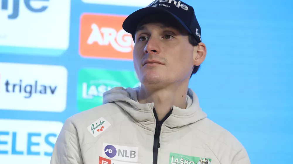 Domen Prevc24.3.2026 - novinarska konferenca mo&scaron;ke in ženske reprezentance Slovenije pred bližnjim finalom svetovnega pokala v smučarskih poletih v Planici.Foto: Luka Cjuha