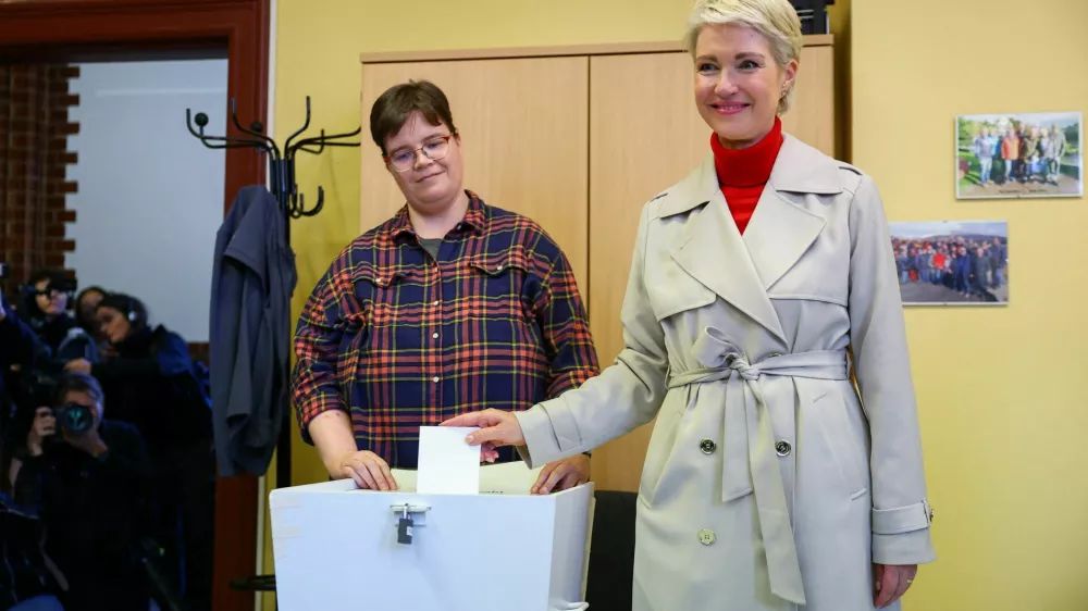 Social Democratic Party (SPD) top candidate and Mecklenburg-Western Pomerania State Premier, Manuela Schwesig casts her vote during the Mecklenburg-Western Pomerania state election, in Schwerin, Germany, September 20, 2026. REUTERS/Lisi Niesner