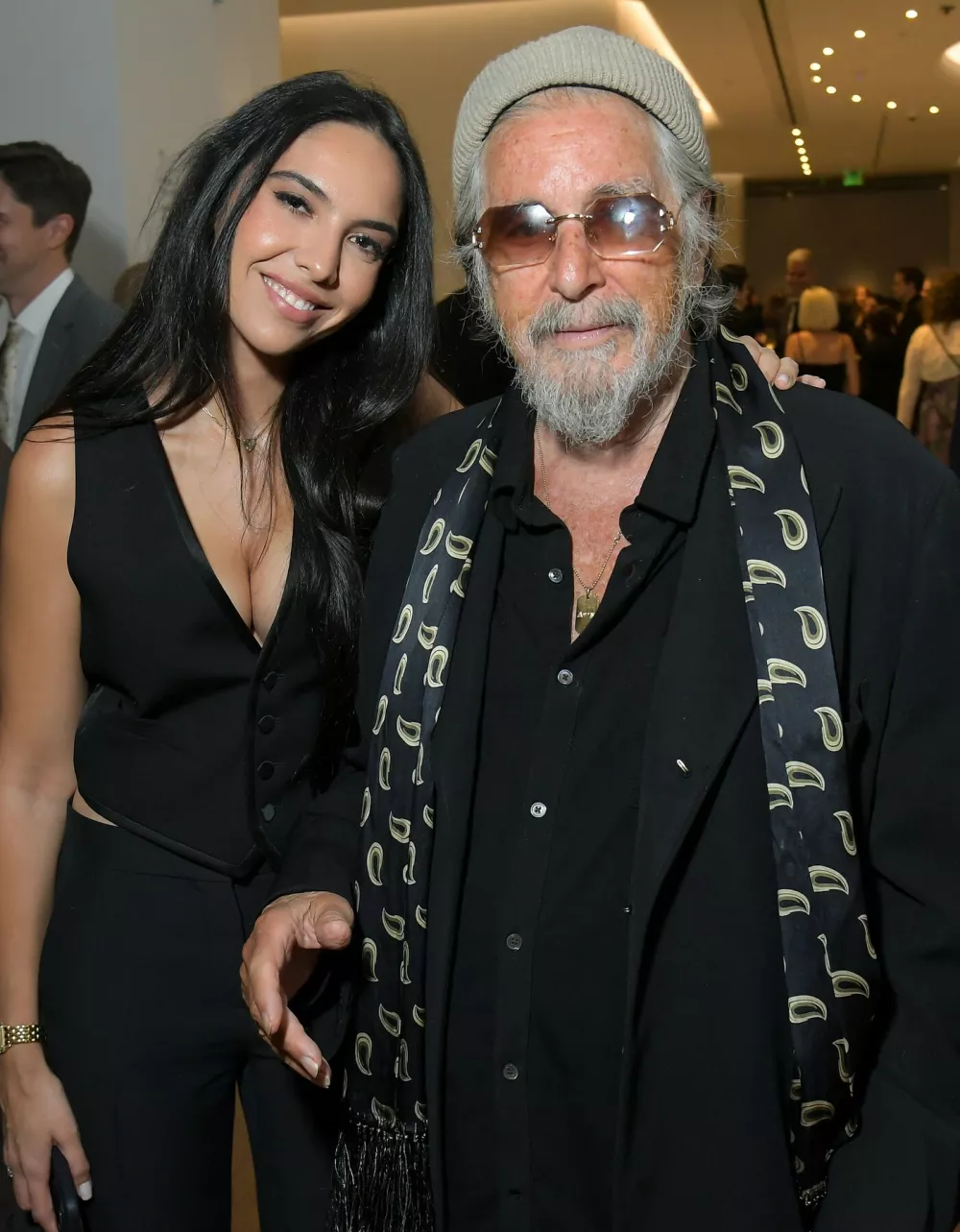 Noor Alfallah in Al Pacino na odprtju muzeja Lucas Museum of Narrative Art v Los Angelesu 20. septembra 2026. 